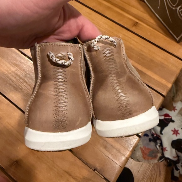 Olukai Boots Women's Size 10 Taupe Beige Leather Hawai'iloa Manu Hope Ankle Shoe - Picture 3 of 6